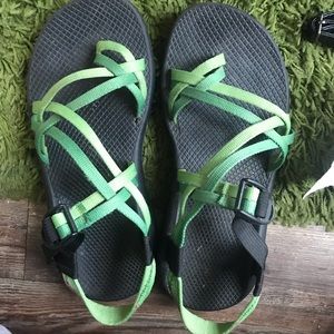 chacos size 10